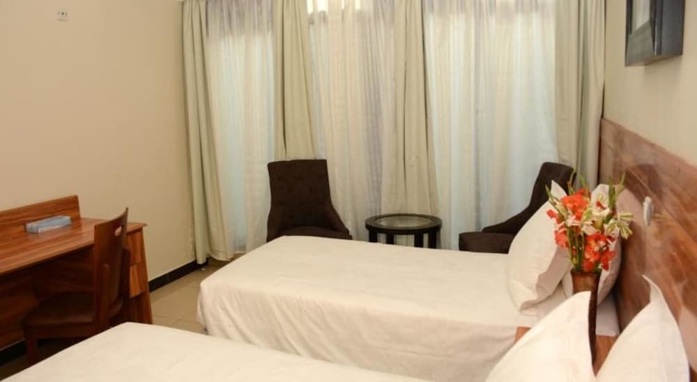 La Posh Hotel 14/33