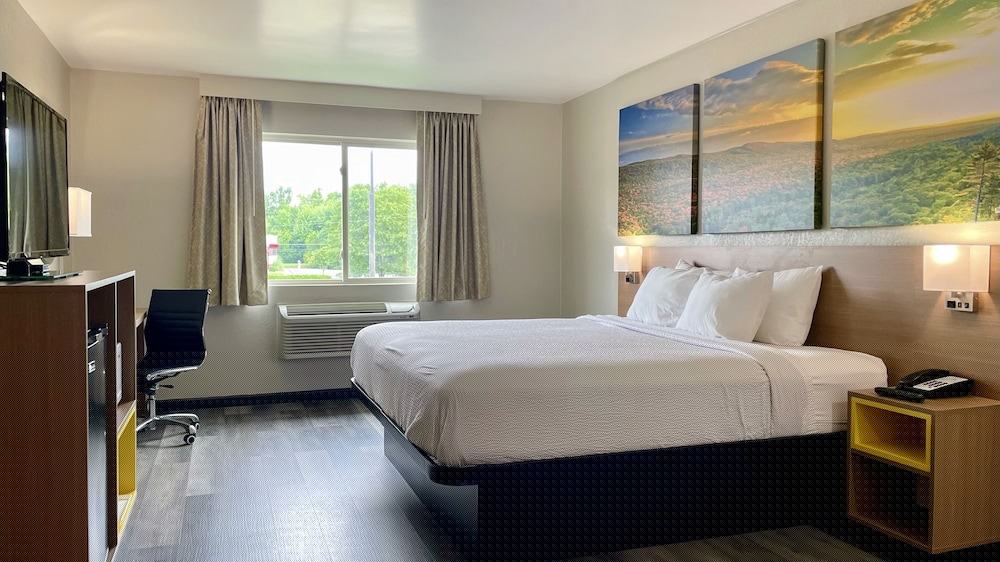 Days Inn by Wyndham Columbus IN 10/37