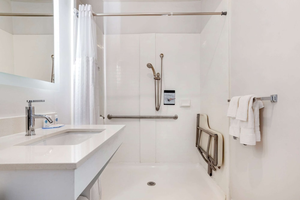 TRYP by Wyndham Tallahassee North I-10 Capital Circle 26/63
