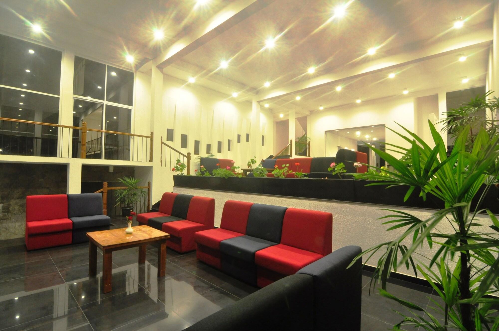 Hotel Heavens Edge By Ehi 9/14