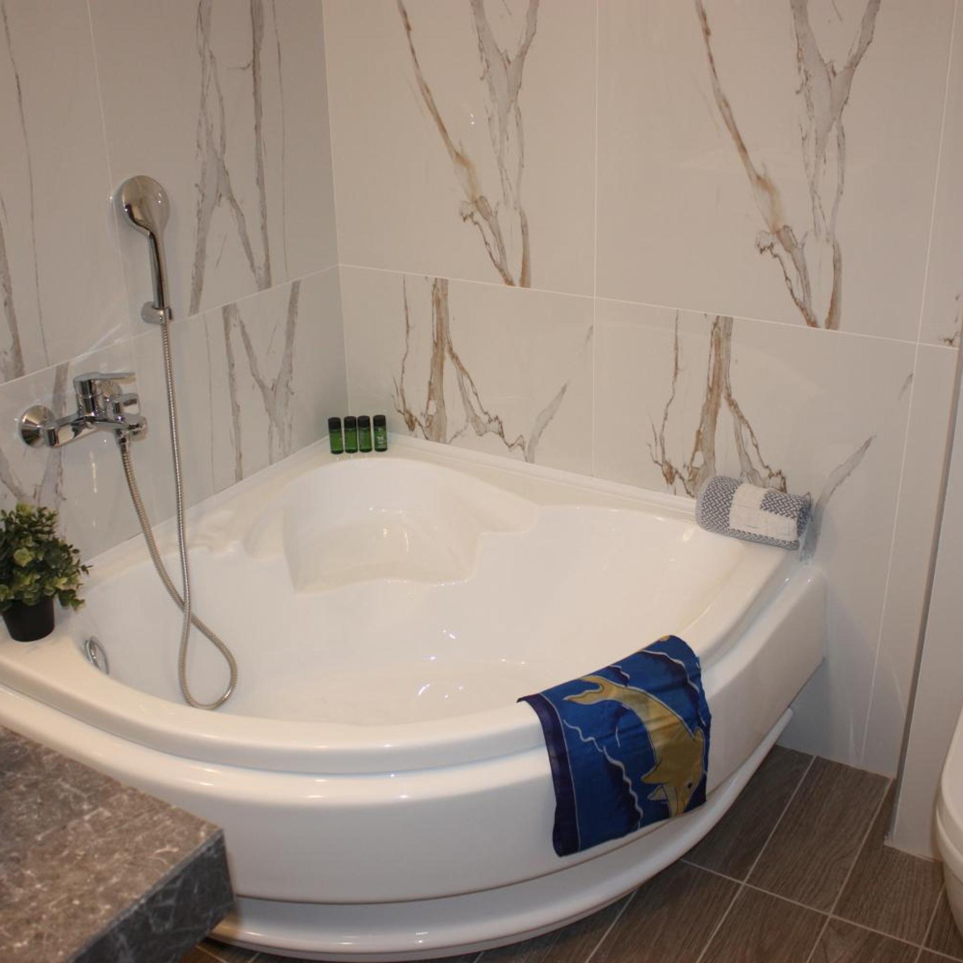 غرفة ثلاثية، Cariatis Hotel 10/10