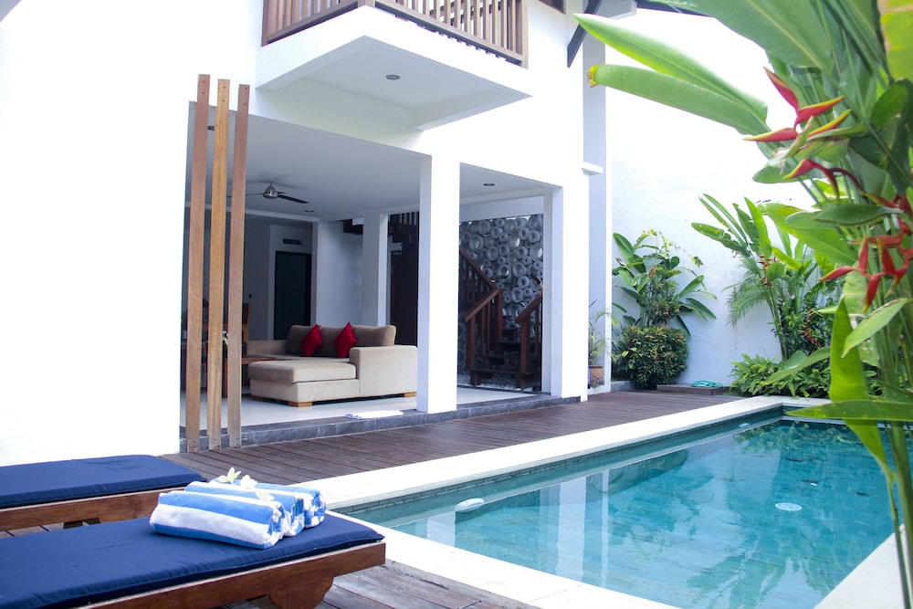 Delu Villas And Suites Seminyak 19/48