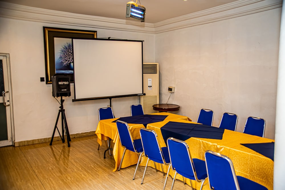 Caledonian Suites 50/63