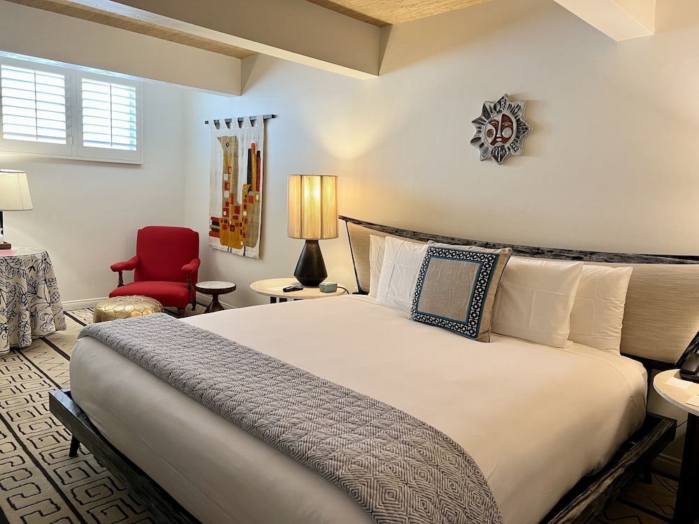 Atelier, King Bed
