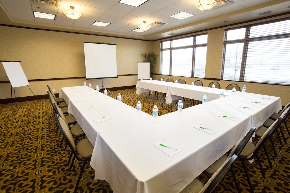 Holiday Inn Hotel & Suites West Edmonton 55/62