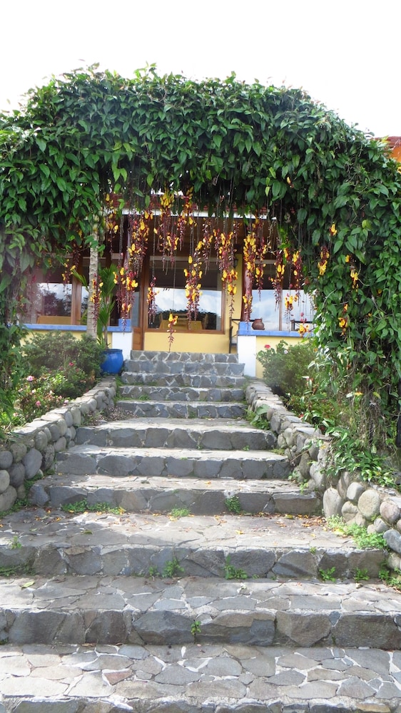 Guayabo Lodge 52/60