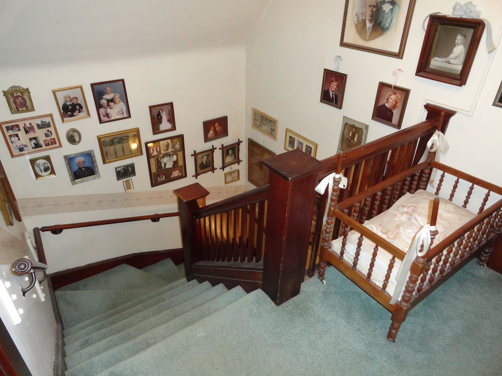Victorian Inn Bed and Breakfast 17/29