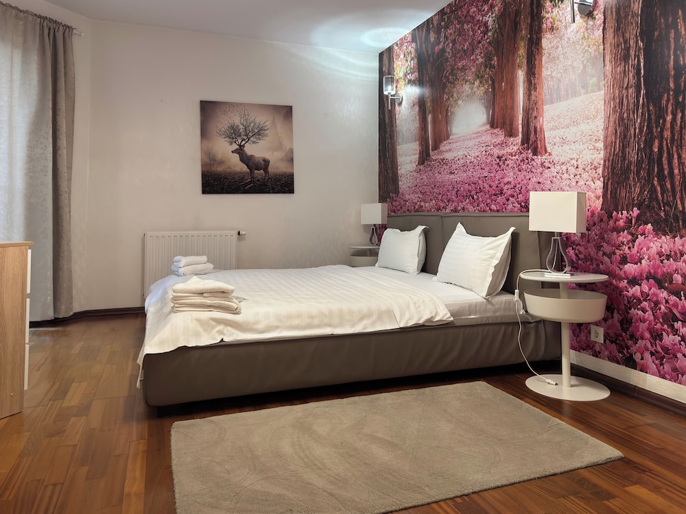 SUPERIOR, APARTMENT, BALCONY