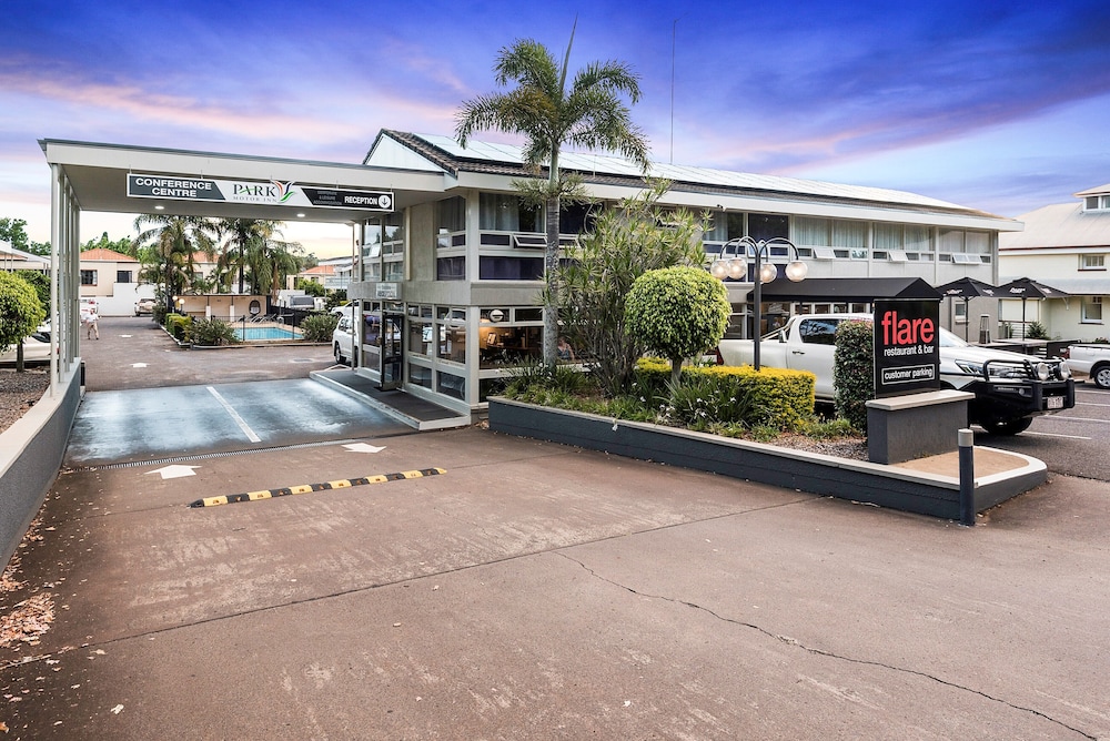 PARK MOTOR INN 48/54