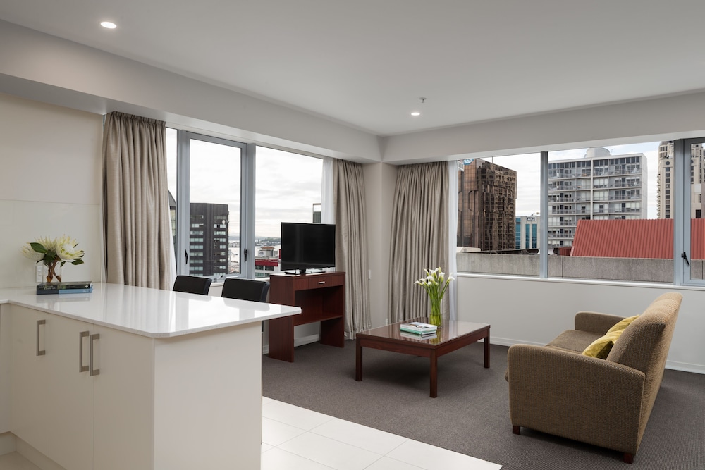 Rydges Auckland 56/82