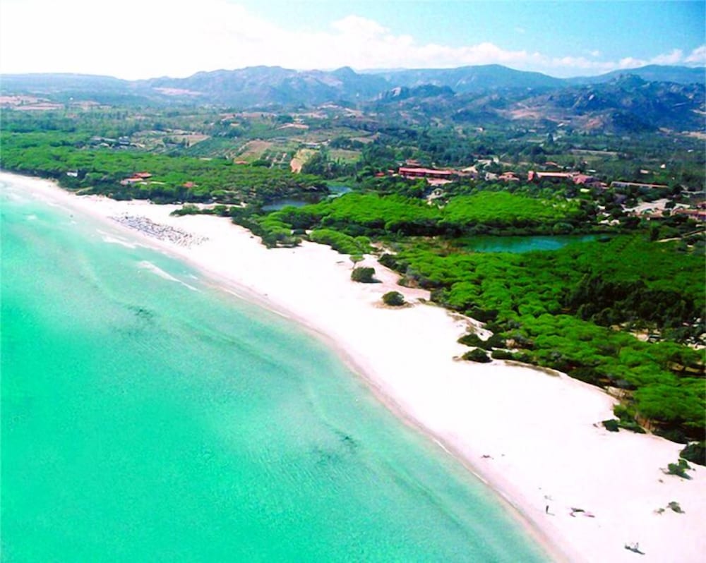 CALA GINEPRO RESORT AND SPA 35/50