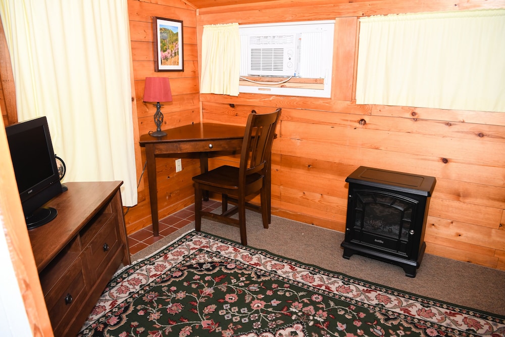 Clay Corner Inn 33/48