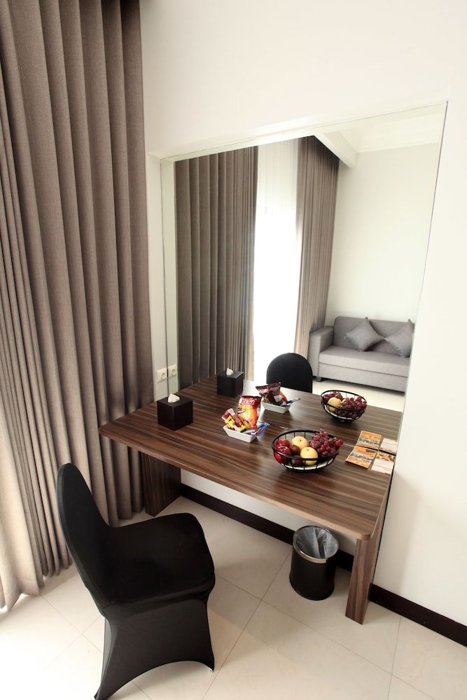 Helios Hotel Bone 25/48