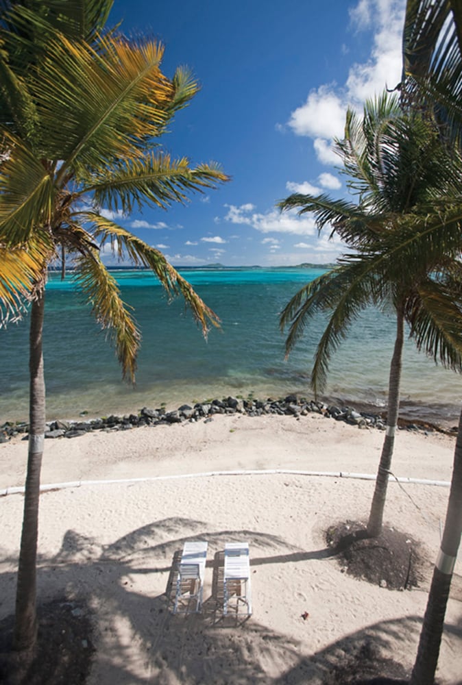 Colony Cove Beach Resort 16/22