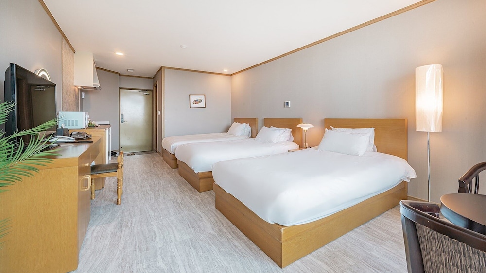 J.View Hotel 17/43