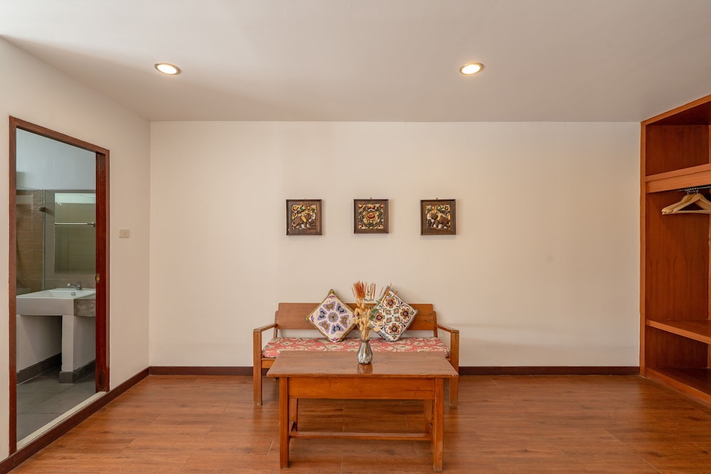 B House Chiangmai Hotel 7/50