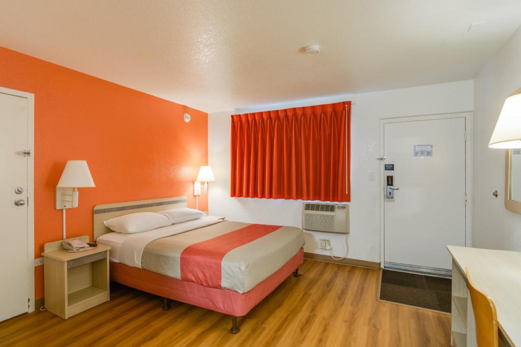 1 Queen Bed - Non-Smoking, Micfridge, Sofa-Bed