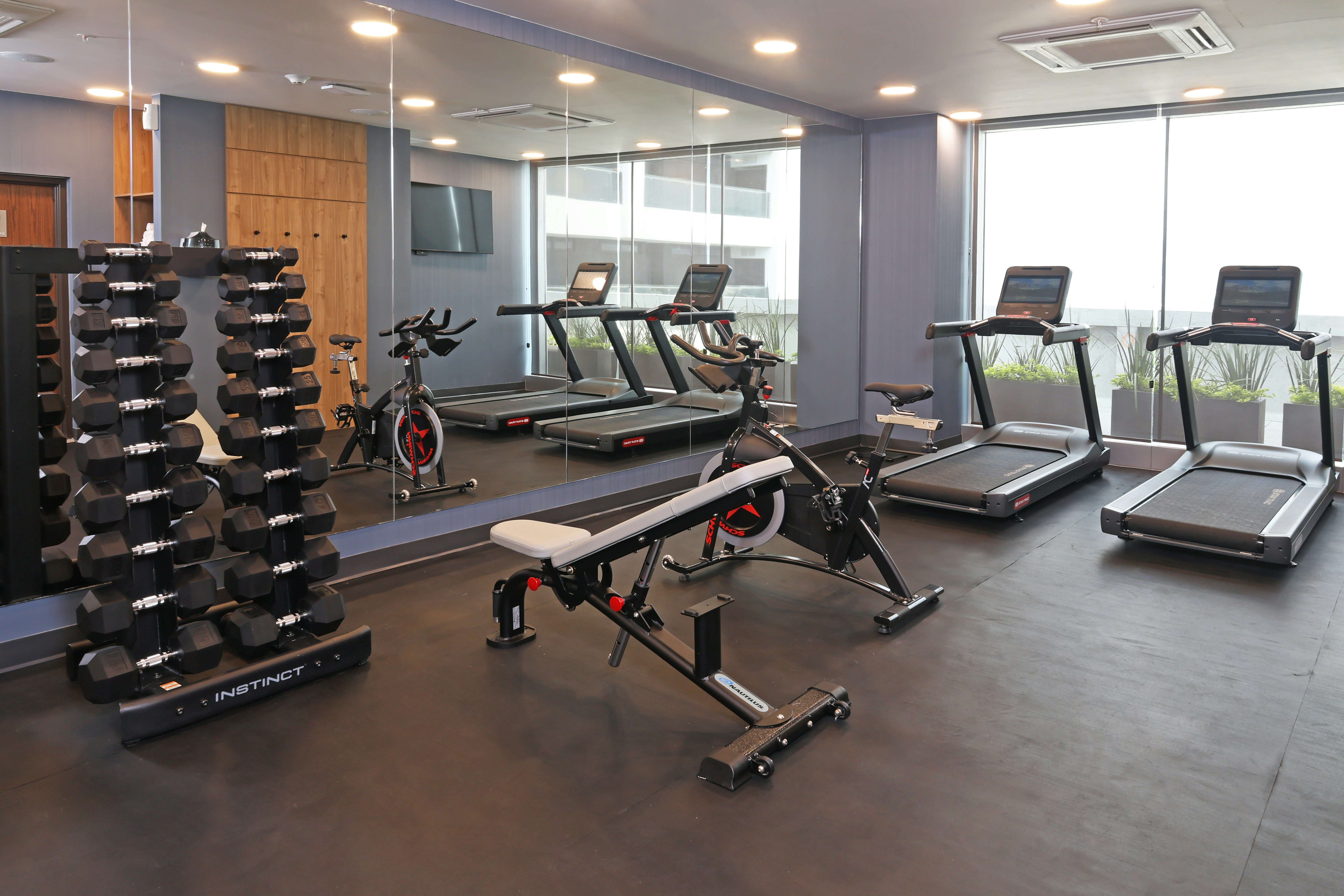 Hampton Inn Monterrey Tecnologico, MX 24/42