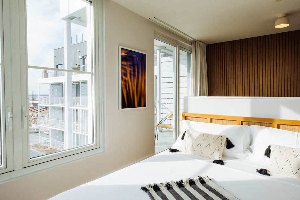 The Rockaway Hotel 10/46