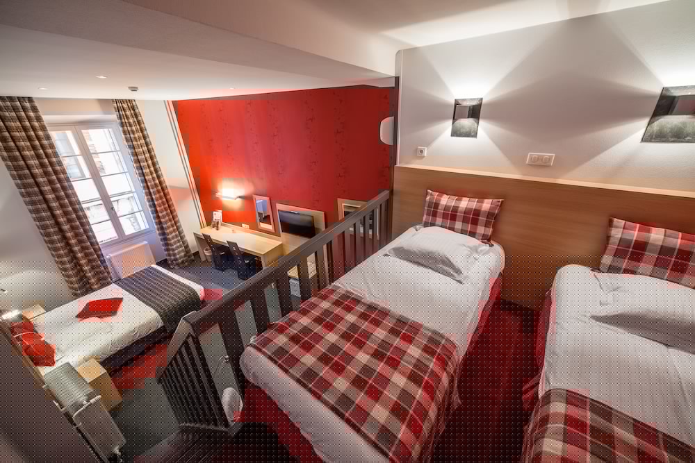 Hotel the Originals Des Princes Chambery 36/77