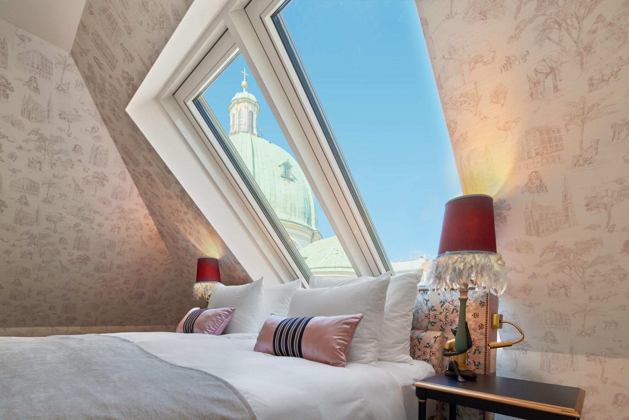 Sky, Royal, Double Bed