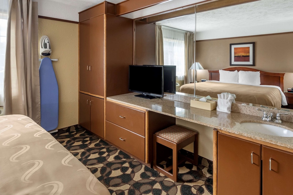 Quality Inn Paradise Creek 36/43