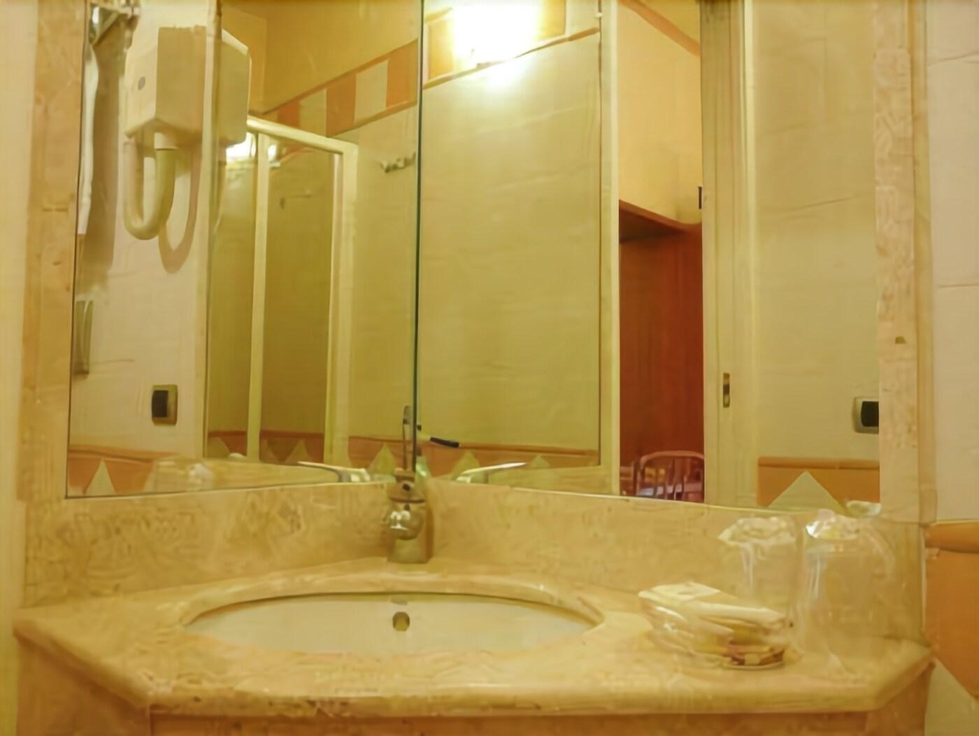 Hotel Fenicia 46/49
