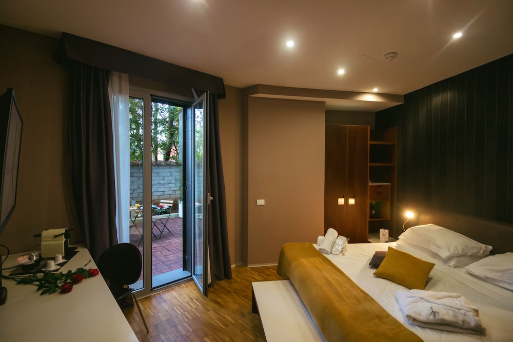 Black Hotel Rome 34/60