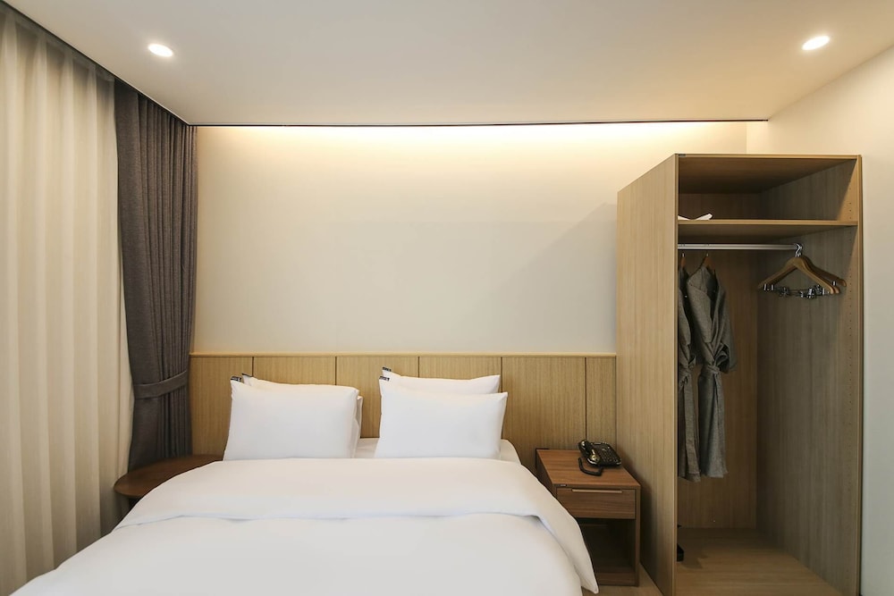 E Cheonan Hotel 12/50