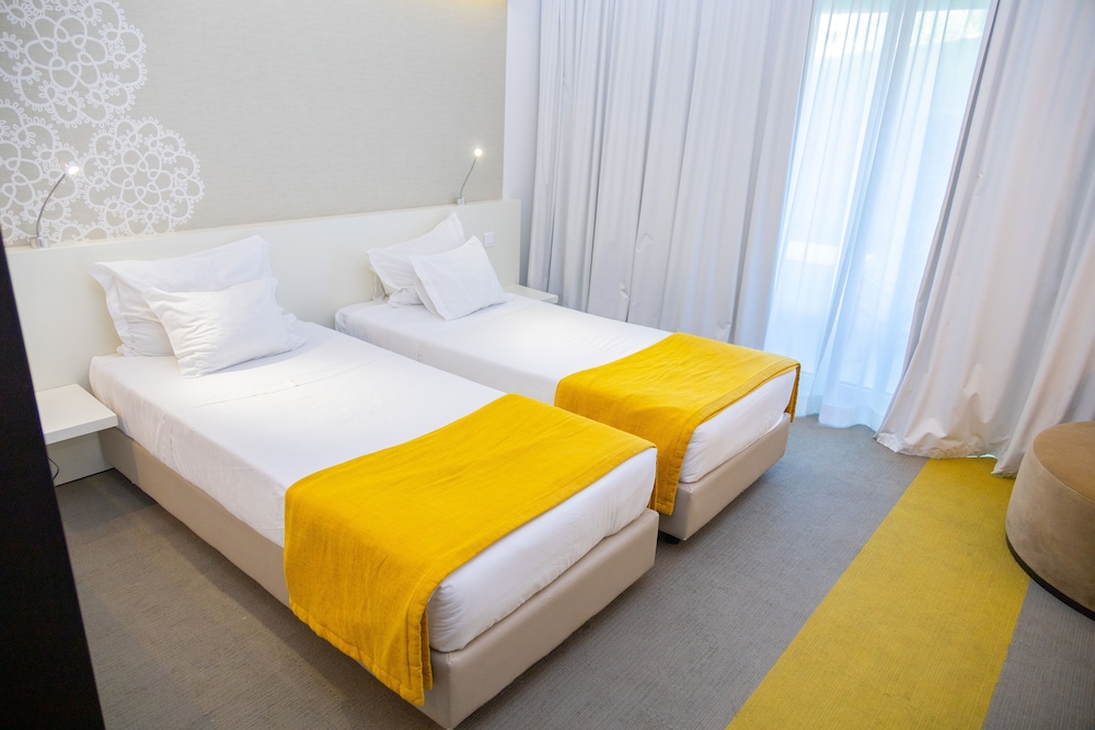 Standard, Twin Beds