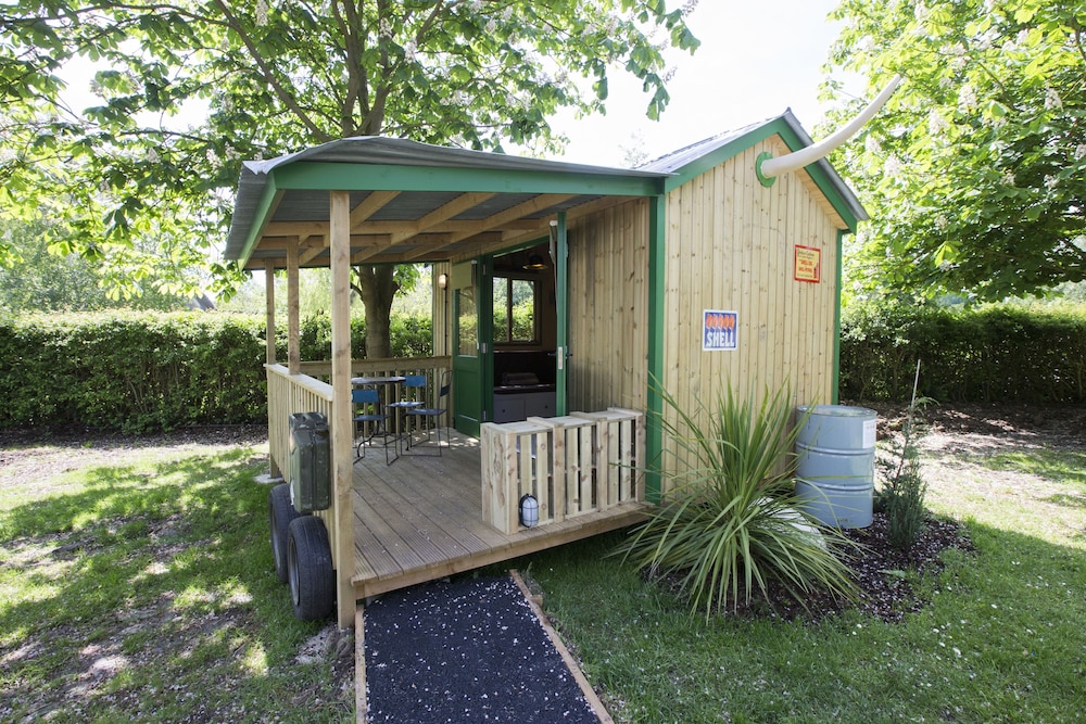 Adventurer's Village Milton Keynes 4/49
