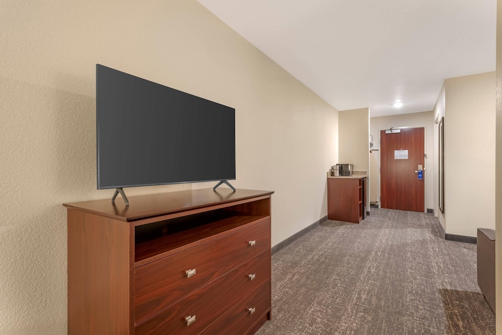 Comfort Inn & Suites Morgan - South Ogden 12/63