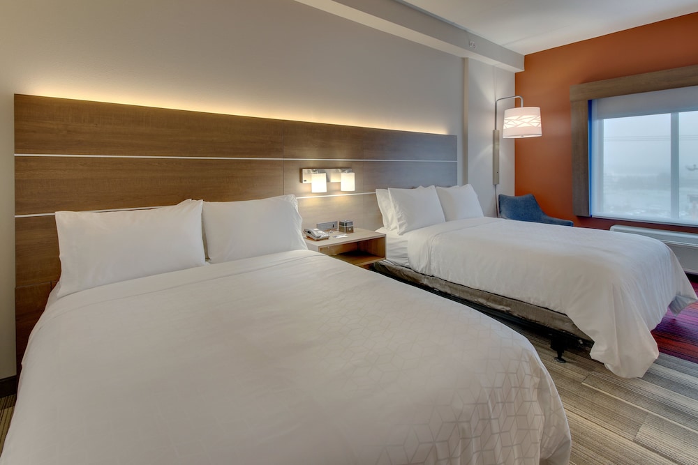 Standard, 2 Queen Beds, Extra Floor Space