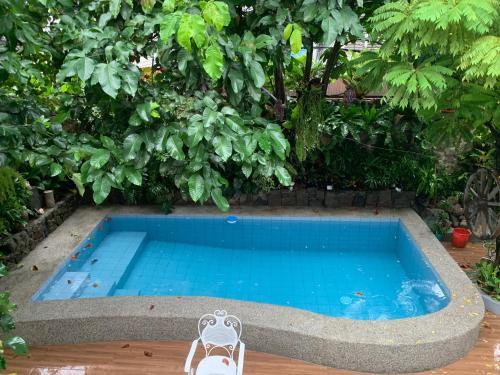 Courtyard Hotel 25/40