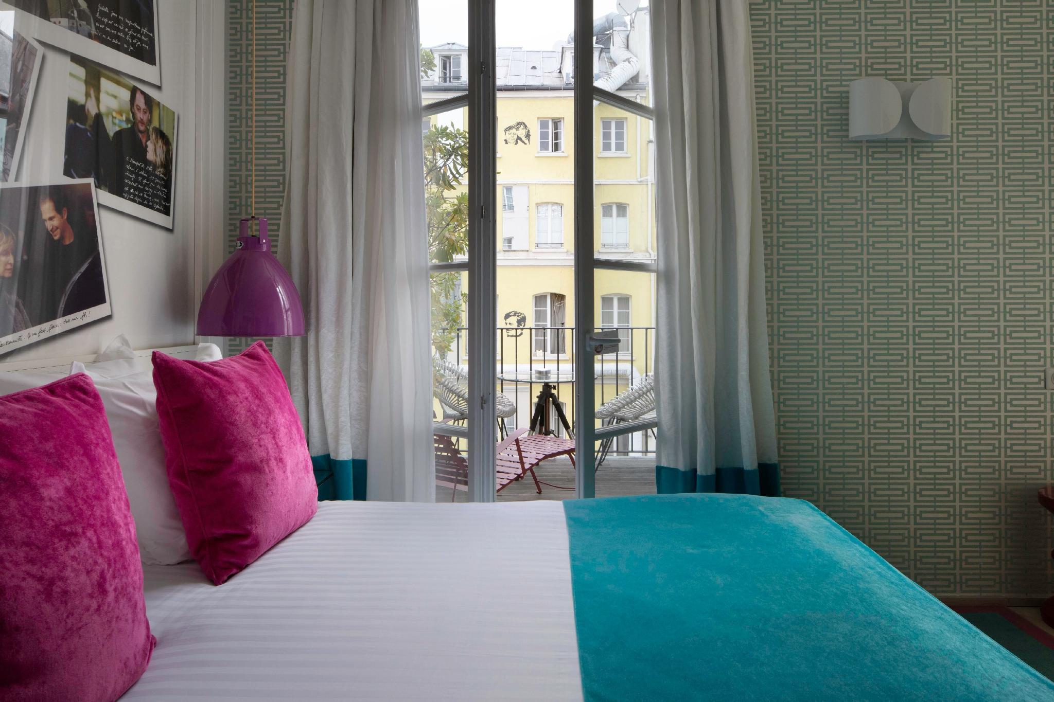 Privilege, Double Bed