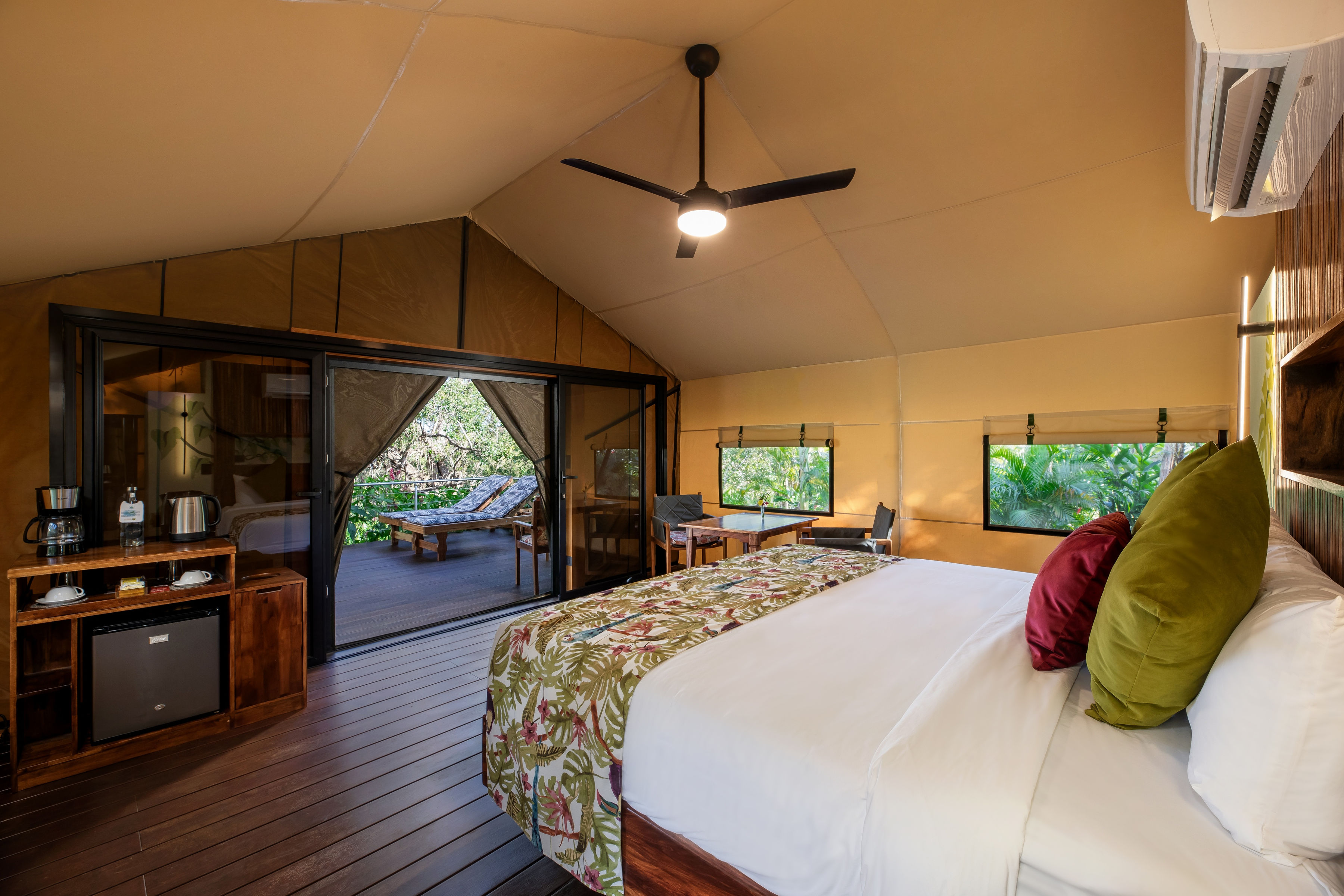 Luxury, Economy, Tent
