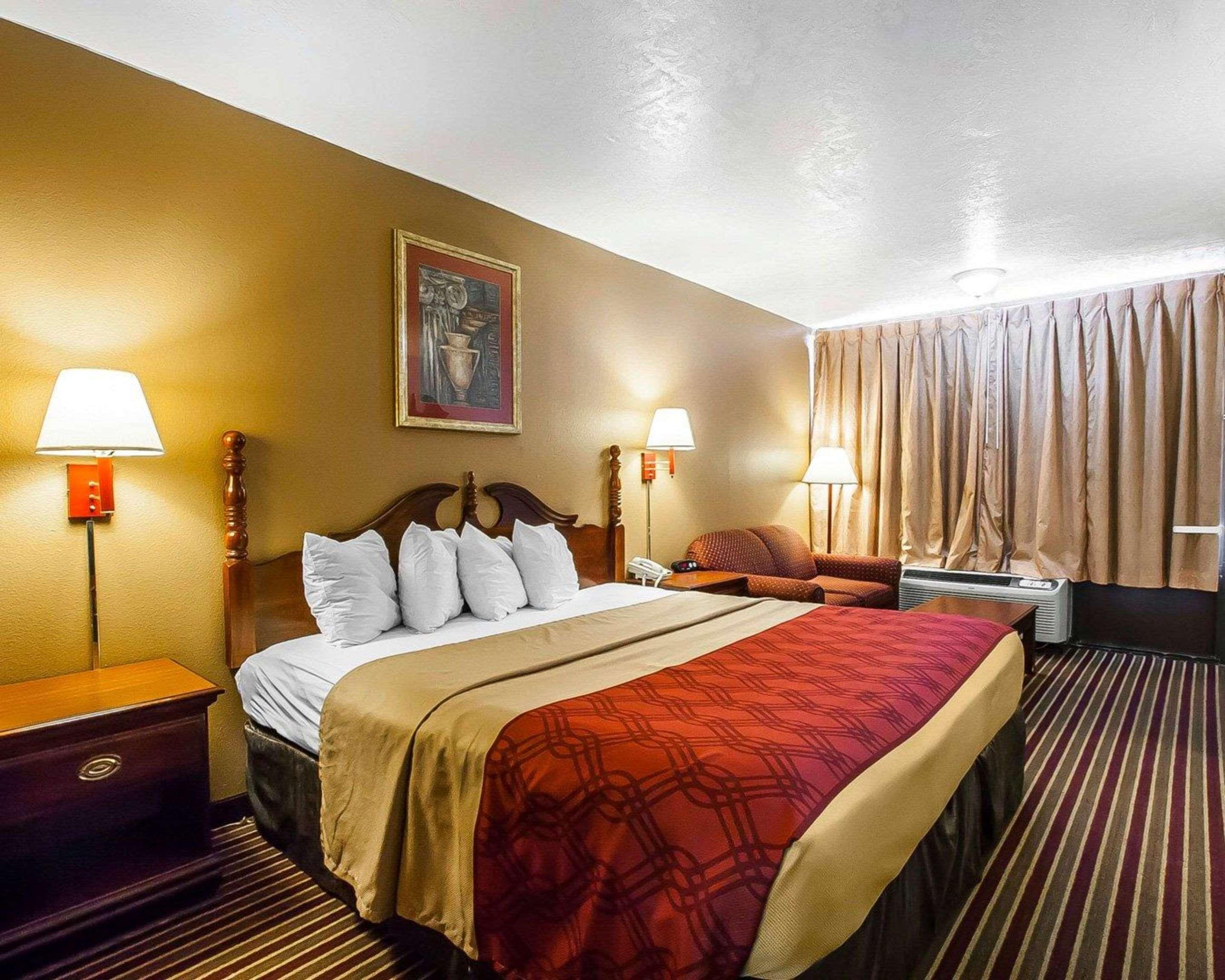 غرفة بسرير مزدوج، Econo Lodge Dyersburg I-155 3/3