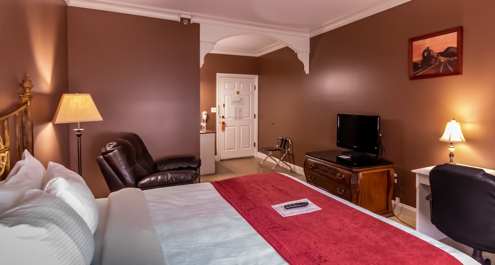 Depot Inn & Suites 13/50