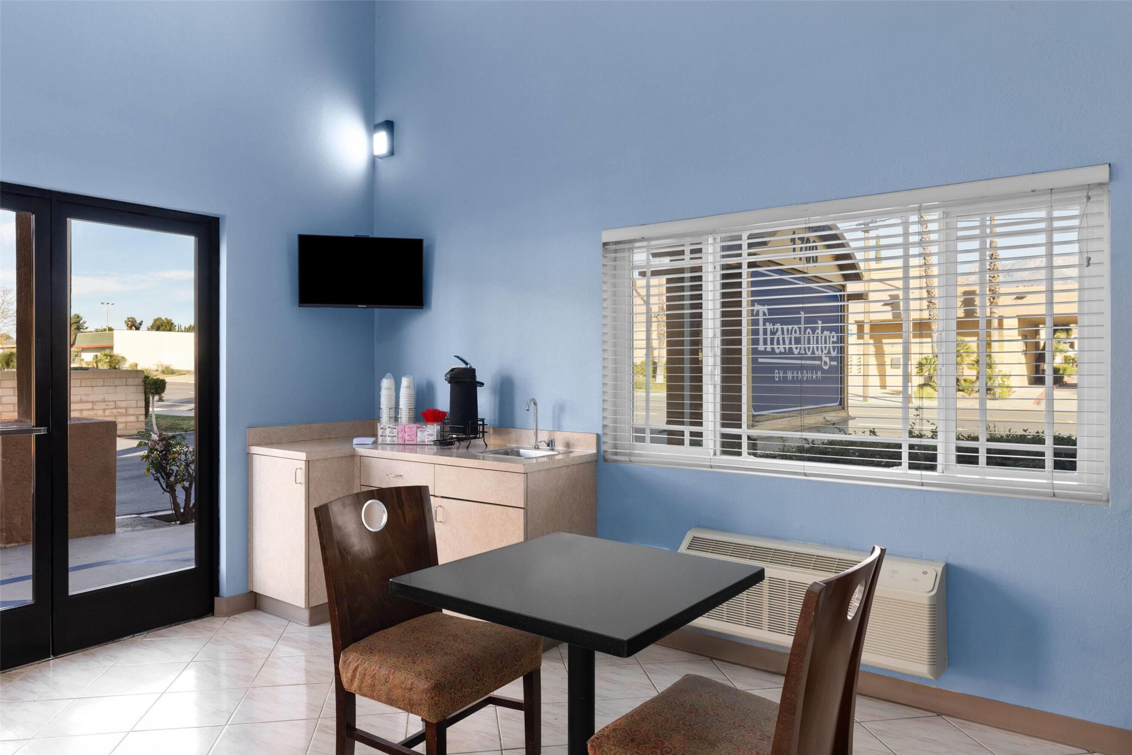 Travelodge By Wyndham Banning Ca Near Casino/Outlet Mall 11/16