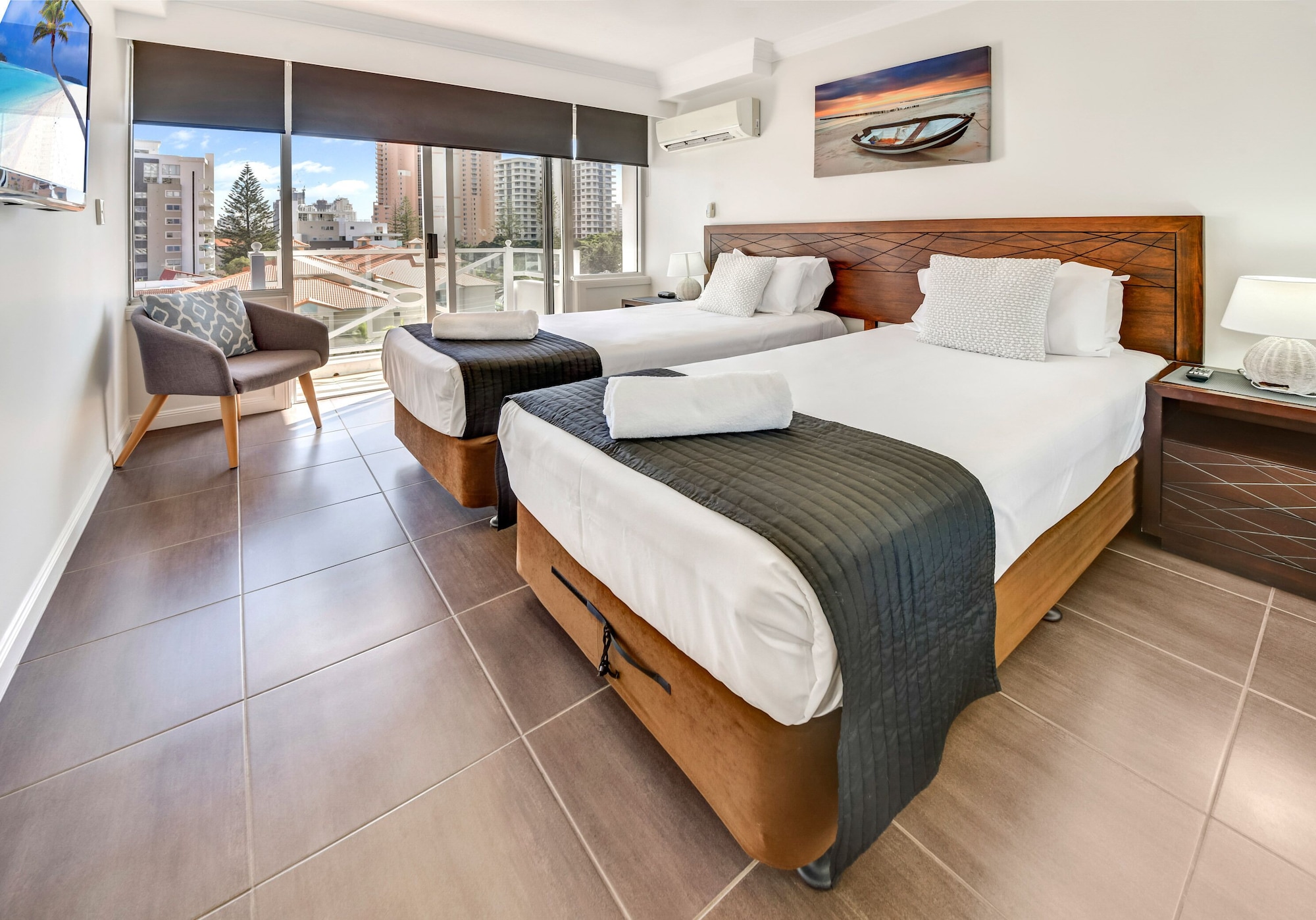 2 Bedrooms, Apartment, King and Twin Beds