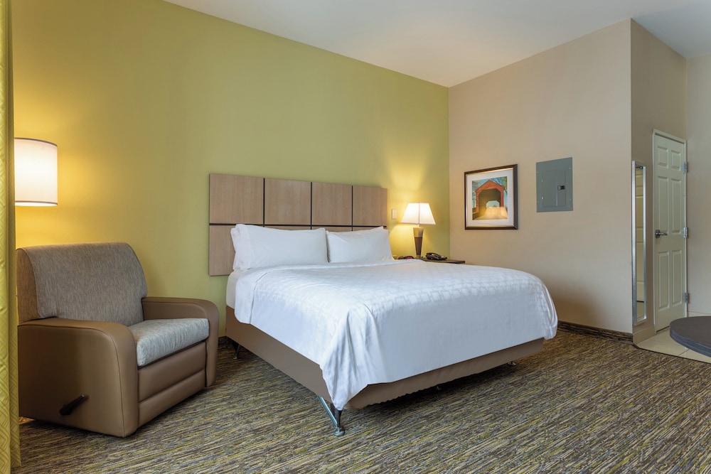 Candlewood Suites South Bend Airport, an IHG Hotel 18/48