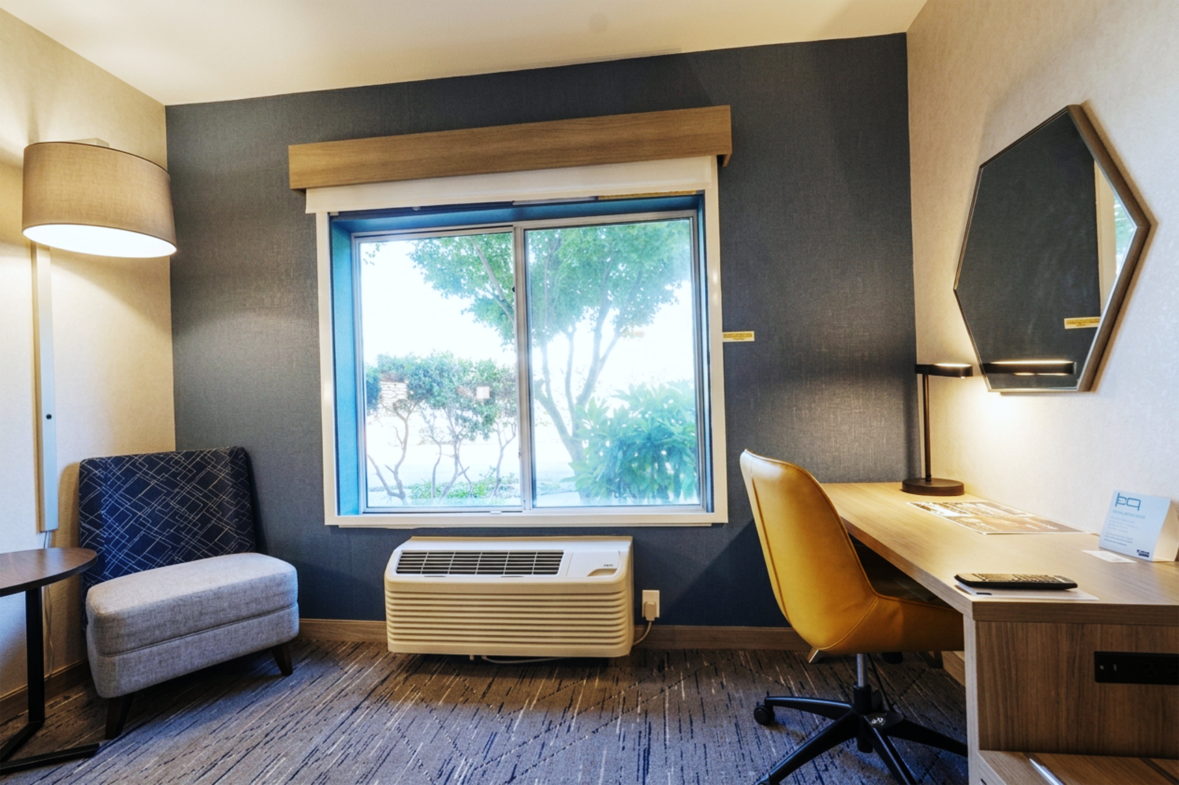 Holiday Inn Express Bothell 38/50