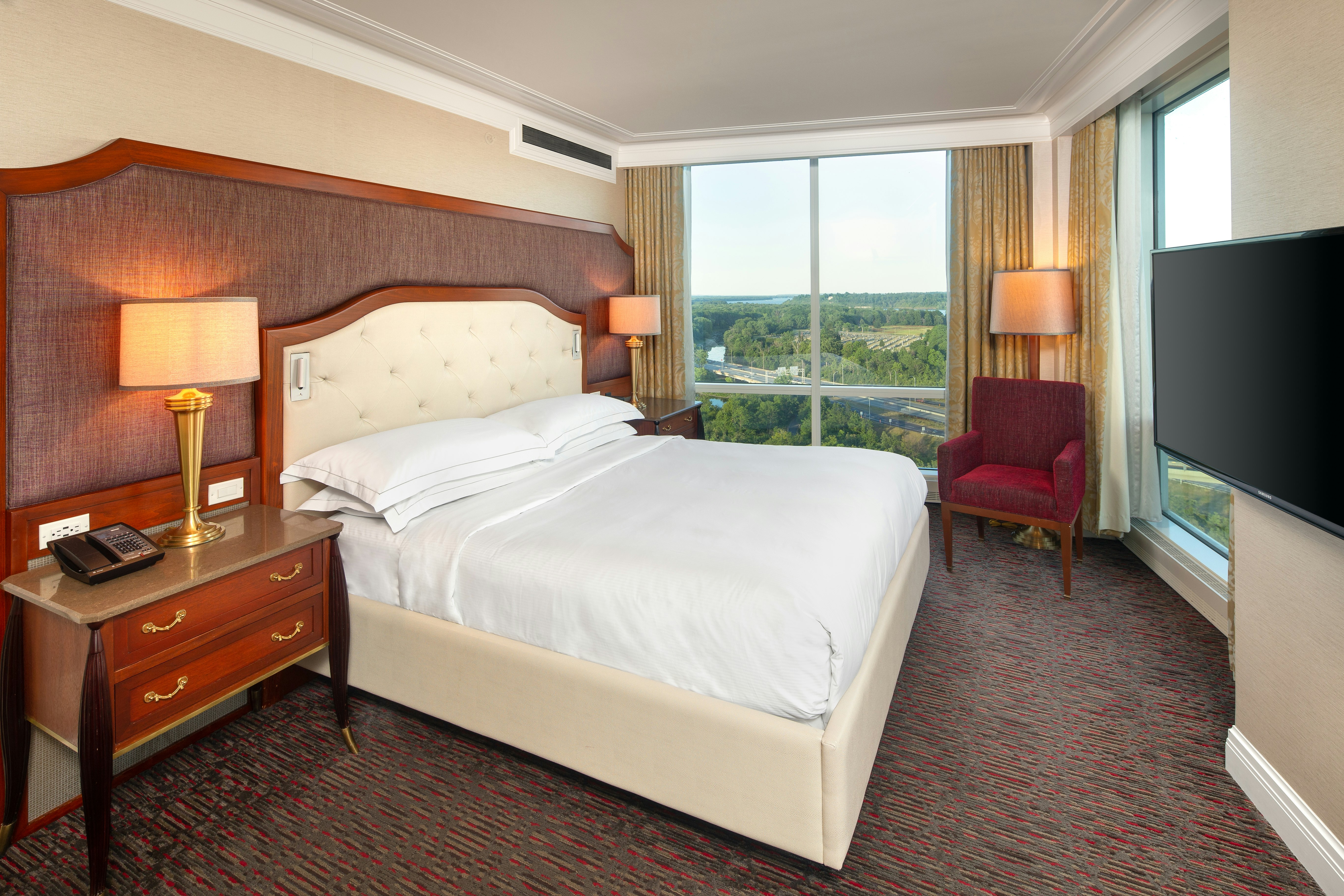 1 BEDROOM, SUITE, KING BED, JETTED TUB