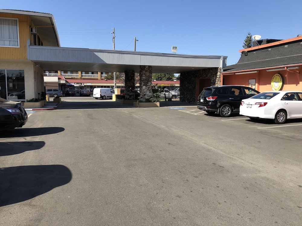 Heritage Inn Express Hayward 8/33