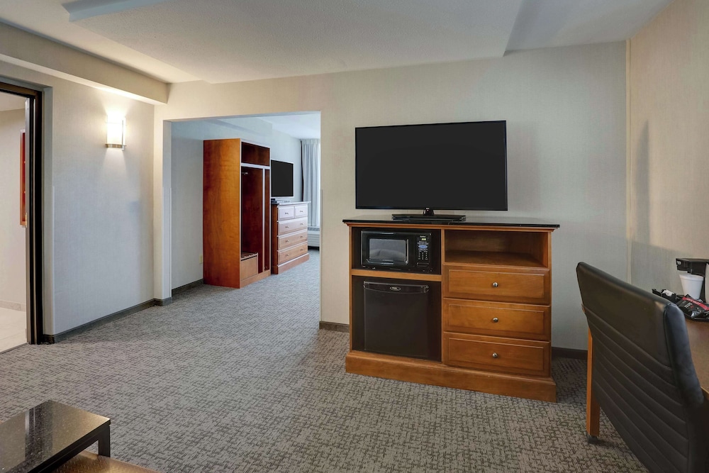 Drury Inn and Suites Springfield IL 45/50