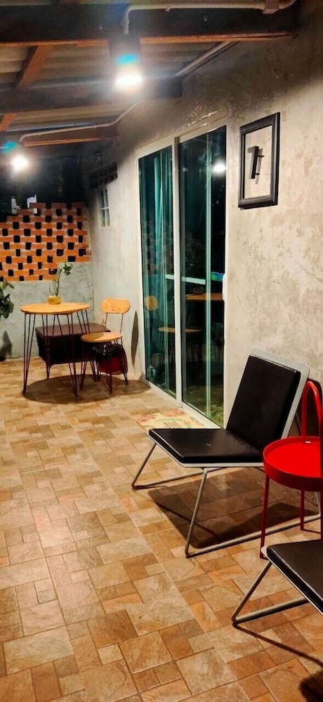 Room 9 Hometel 22/50
