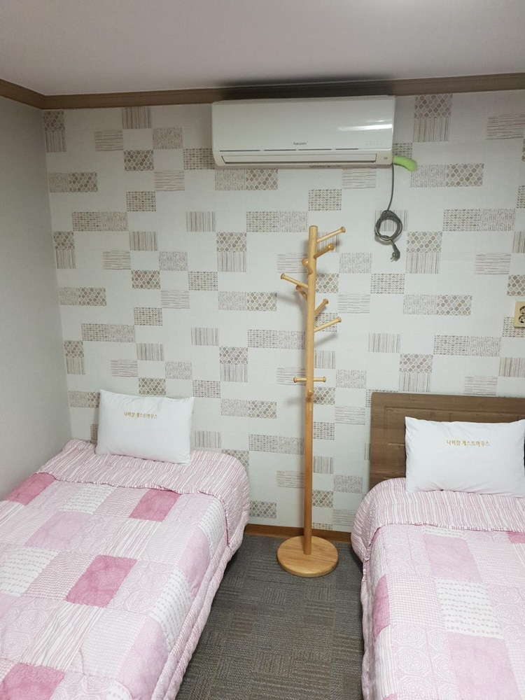 Nabizam Guesthouse 10/31
