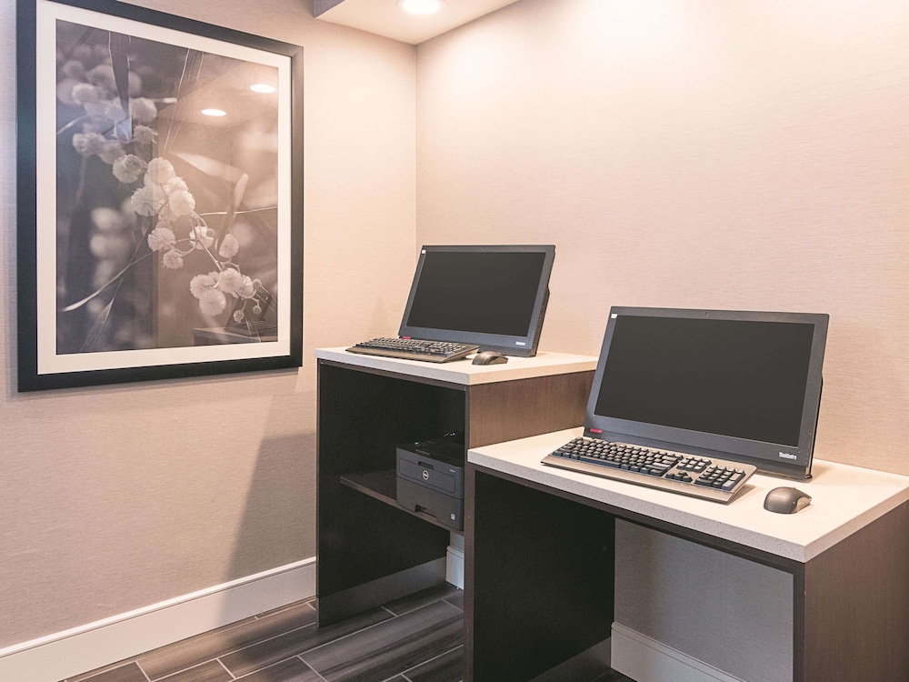 La Quinta Inn & Suites by Wyndham Atlanta Conyers 39/46