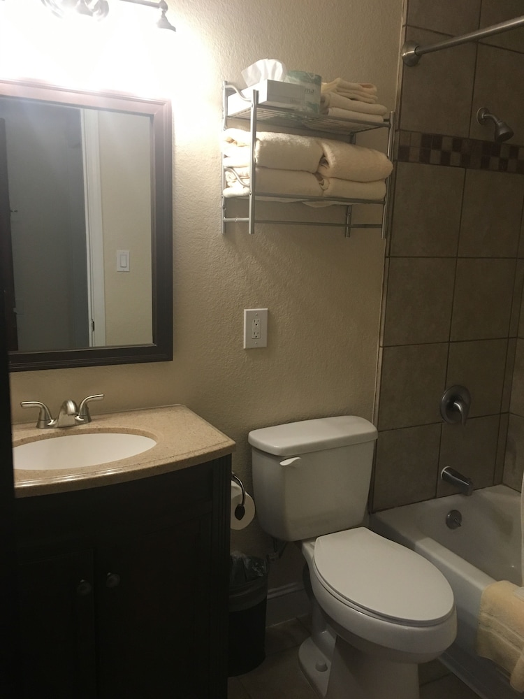 Ramada by Wyndham Elko Hotel at Stockmen's Casino 13/36