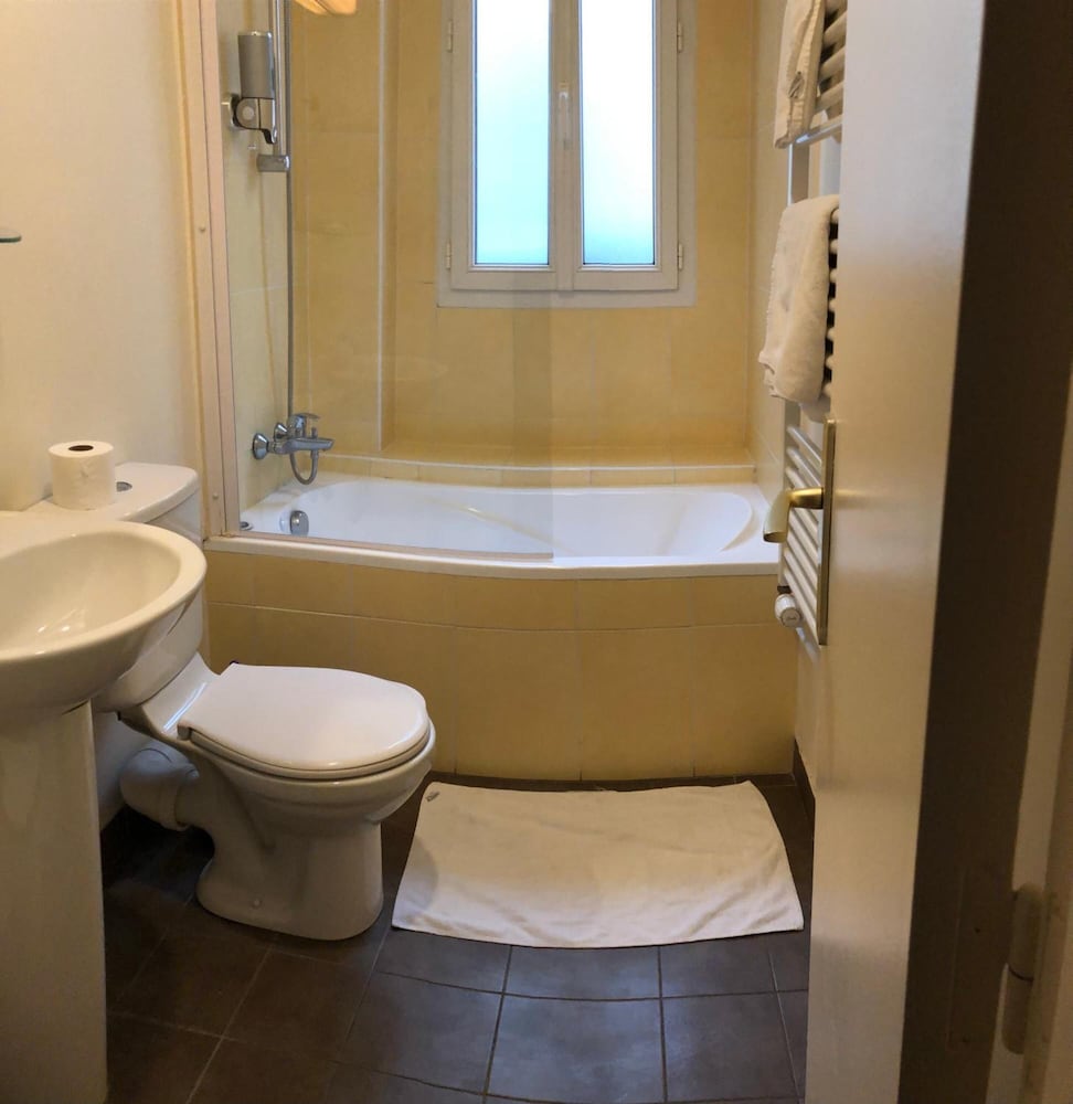 Hotel des Bains 43/48